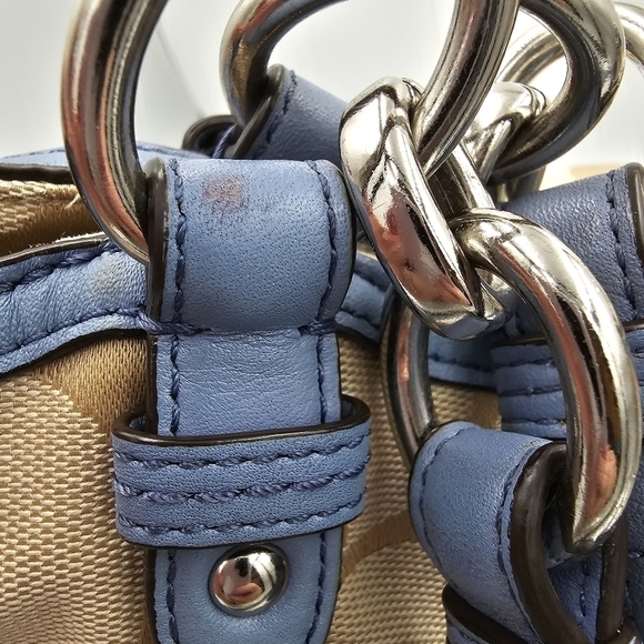 COACH Alexandra Chain Signature Baby Blue and Cream purse - Picture 5 of 9